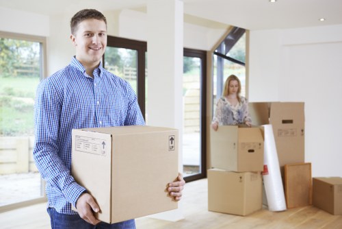 Careful packing and moving service for removals in Thehale